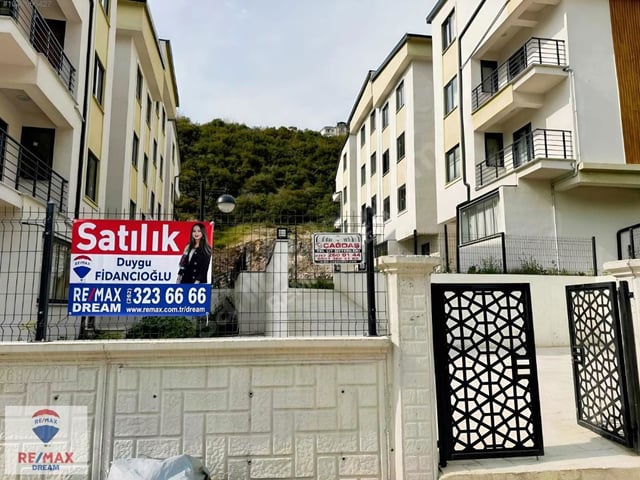 REMAX M. MÜMTAZ CAD. YÜKSEK KREDİLİ SATILIK 2+1 BAHÇELİ DAİRE