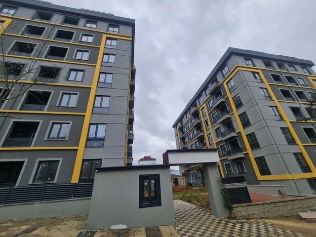 SULTANBEYLI ORHANGAZI’DE SITE İÇINDE, YERDEN ISITMALI, KAPALI HAVUZLU KIRALIK DAIRE