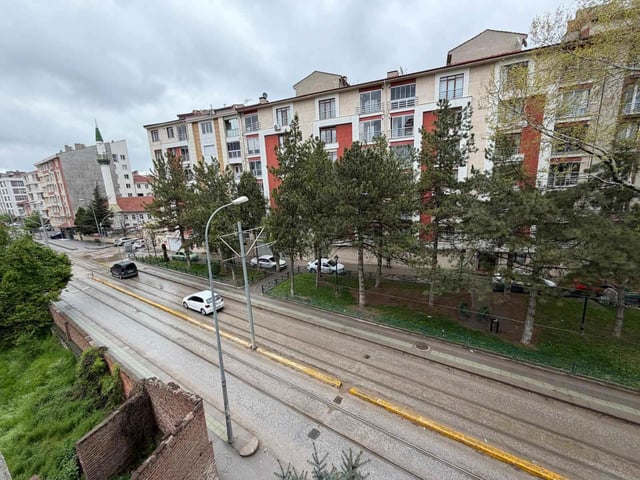 SIHHIYE MEYDANI VE ORHAN OĞUZ YAKINI ARAKAT 3+1 KİRALIK DAİRE