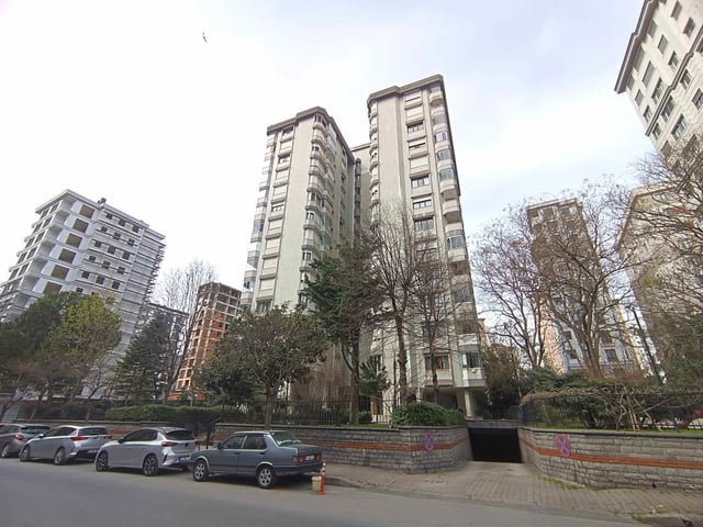 BOSTANCI MAHALLESİNDE GENİŞ KULLANIMLI 3+1, 160 M2 KİRALIK DAİRE
