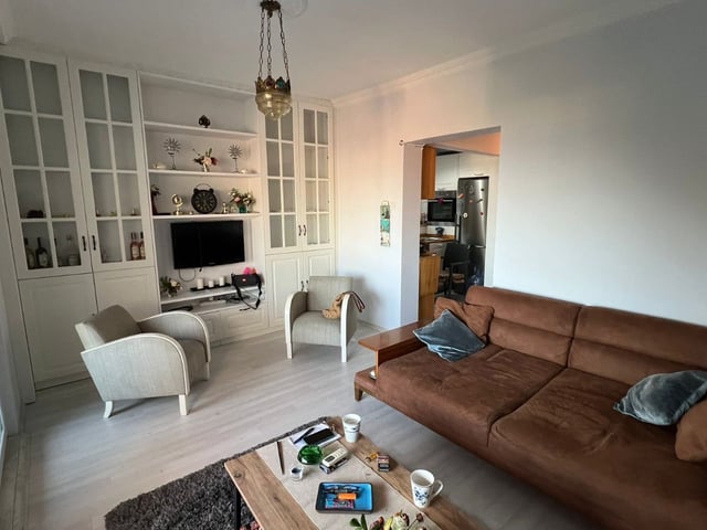 ABBASAĞA’DA DENİZ MANZARALI FULL EŞYALI BÜYÜK 1+1 KİRALIK DAİRE