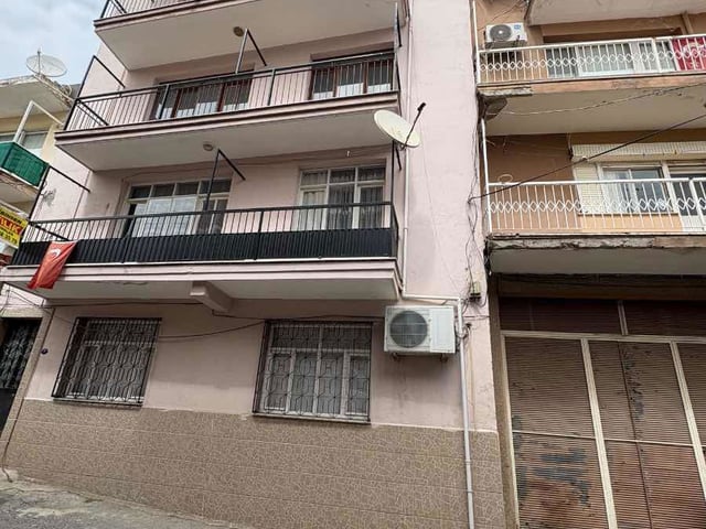 KARABAĞLAR’DA MERKEZI KONUMDA 3+1 GENIŞ VE AYDINLIK DAIRE