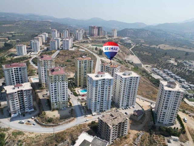 KUŞADASI ÇALIKUŞU SİTESİNDE SATILIK DAİRE