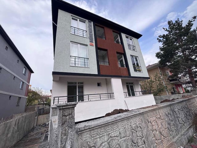 REMAX DEM'DEN DİŞ HASTANESİ YAKININDA 2+0 KİRALIK DAİRE