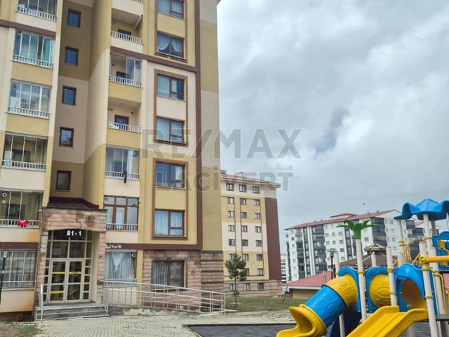 RE/MAX LACİVERT'TEN ZİRVE TOKİLERDE KİRALIK 2+1 DAİRE