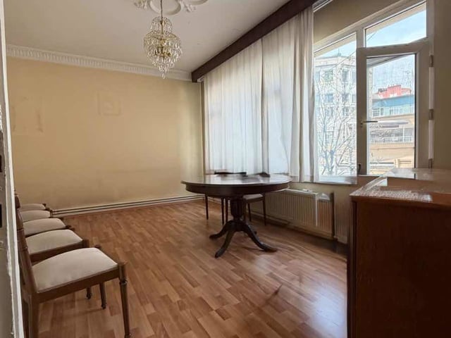 FINDIKZADE'DE KÖŞE KONUMLU HASTANELERE KOMŞU SATILIK 2+1 DAIRE