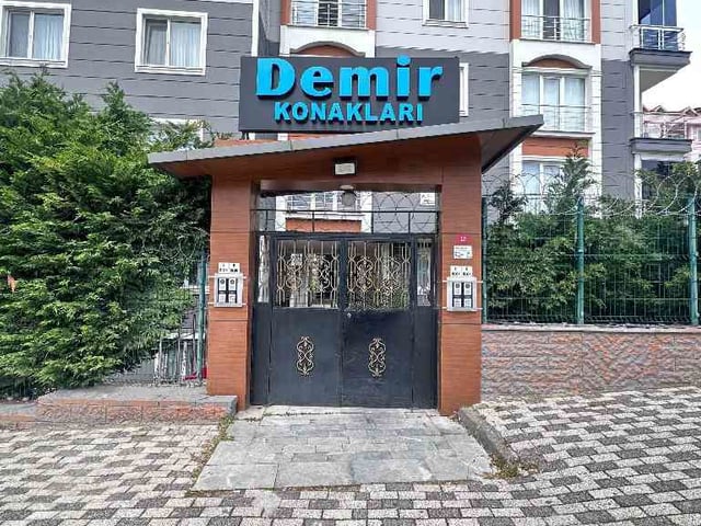 GÖL VE DENİZ MANZARALI GENİŞ 3+1
