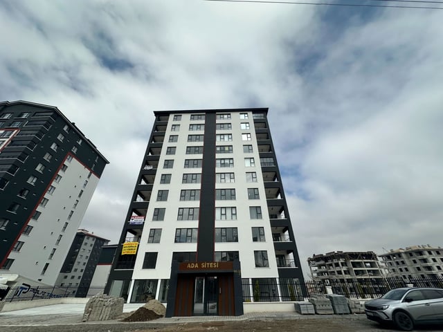 EGE MAH. SIFIR GENIŞ KULANIMLI MANZARALI KIRALIK 4+1 DAIRE
