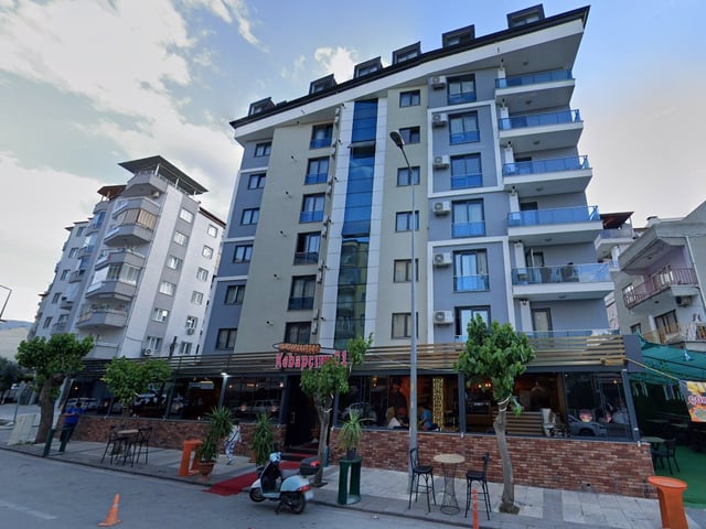 REMAX MODEL DEN AKKONAK MAHALLESINDE BALKONLU KLIMALI 1+1 KİRALIK APART