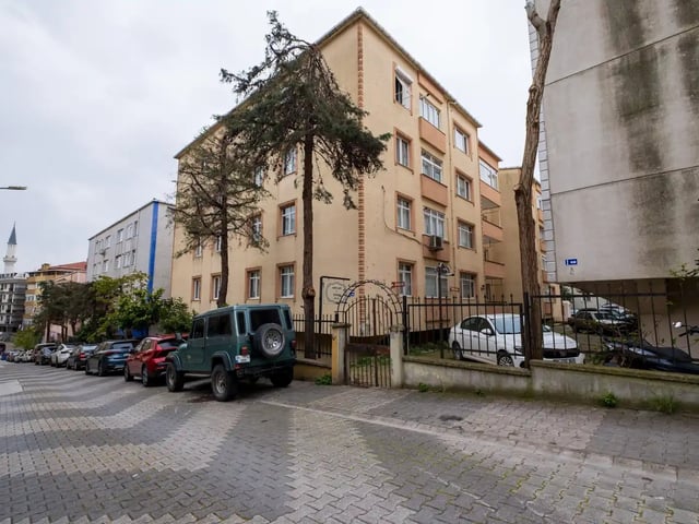 LİBADİYE ARİFLER SİTESİ'NDE  130 M2 NET 3+1 EŞYALI KİRALIK