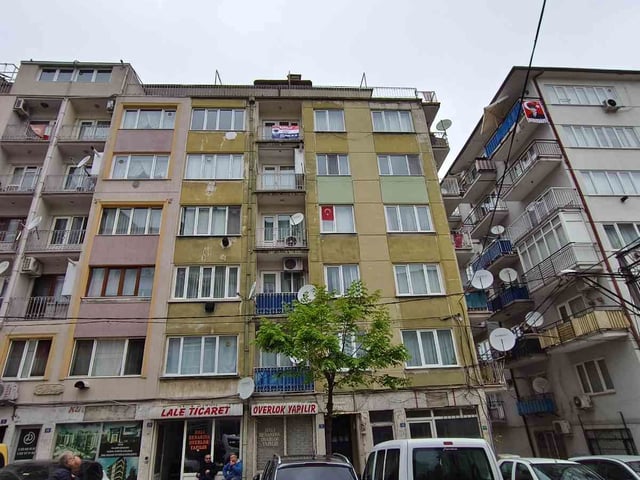 REMAX BEYAZ YILDIRIM SELİMZADE MAH.CADDE ÜZERİ SATILIK 2+1 DAİRE