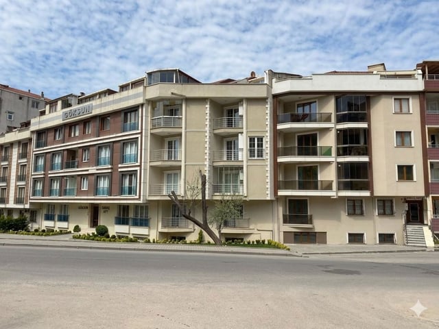 MALTEPE ZÜMRÜTEVLER MAHALLESI'NDE YATIRIM POTANSIYELI YÜKSEK SATILIK 2+1 DAIRE