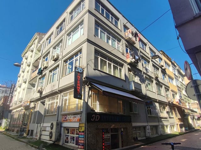FATİHTE 2+1 SATILIK  DAİRE / METROYA 2 DAKİKA
