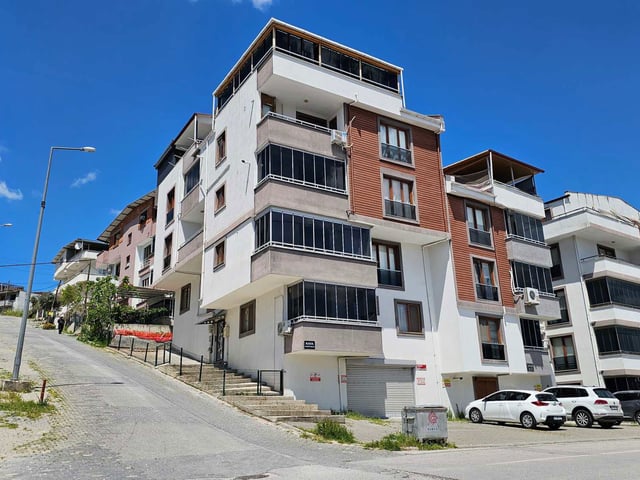 REMAX MID'DEN ÇAKMAK CADDESINE CEPHELI LÜX 3+1 DUBLEKS DAIRE