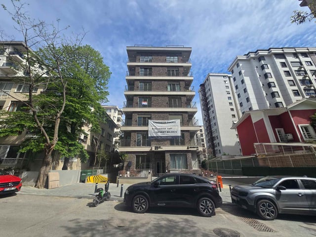 FENERYOLUNDA YENİ BİNADA MARMARAYA YAKIN BALKONLU KİRALIK 2+1