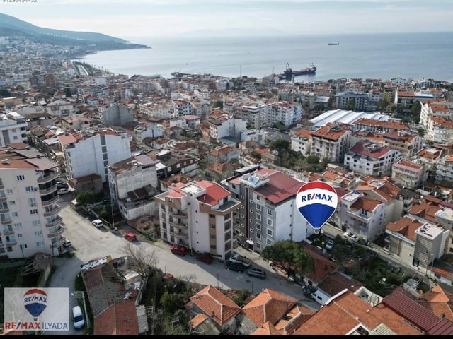 DİKİLİ MERKEZDE, BAHÇE MANZARALI VE GENİŞ MUTFAKLI 2+1 DAİRE