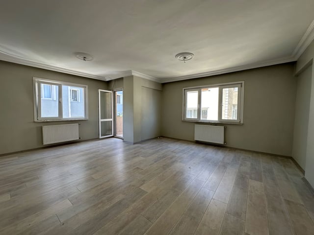 LİBADİYE CAD. AKYAPI SİTESİ'NDE KİRALIK 3+1 DAİRE