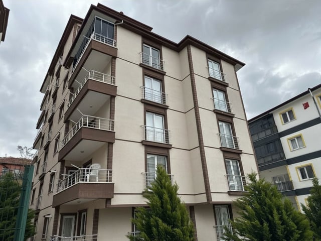 KIRIKKALE KURTULUŞ MAHALLESİ’NDE GENİŞ VE FERAH 4+1 SATILIK DAİRE