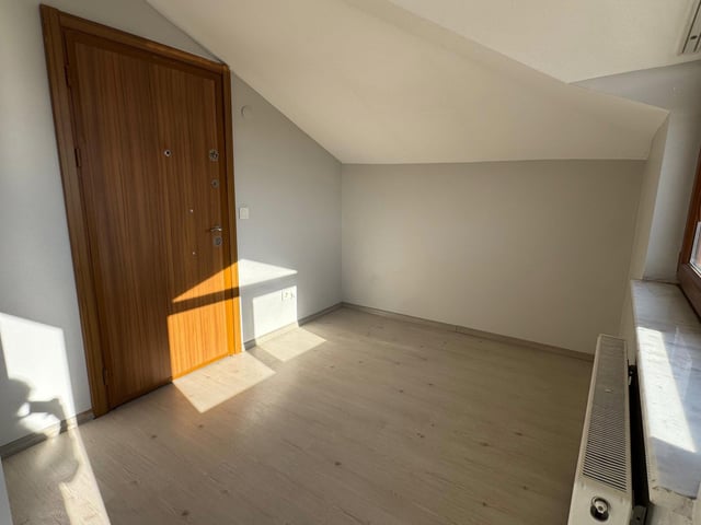 REMAX MASA SANCAKTEPE 3+1 KİRALIK ÇATI DUBLEKS
