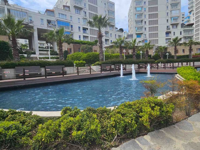REMAX PRO PINAR'DAN EGE YAKASI SİTESİ ASOS EVLERİNDE KİRALIK 3+1 BOŞ DAİRE