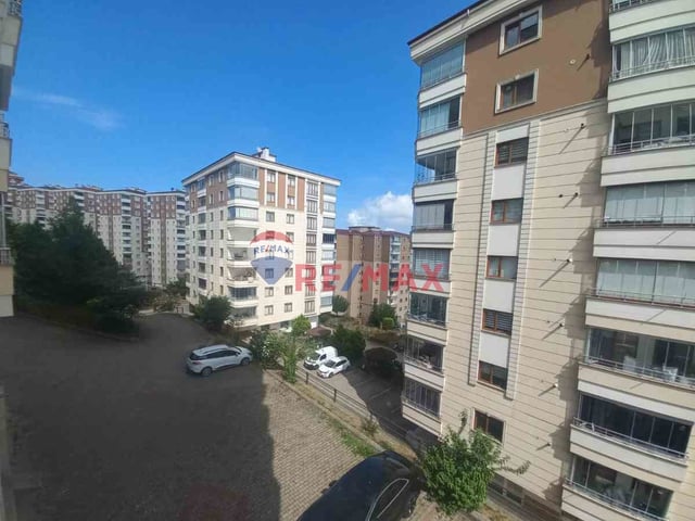 RE/MAX MEYDAN'DAN ÇUKURÇAYIR AKLIFE SITESİ YAPILI 1. KAT 3+1