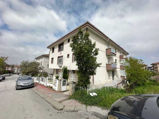 ÇANKAYA SEYRAN CADDESİNE YAKIN 3+1 BAHÇE KATI DAİRE FIRSATI