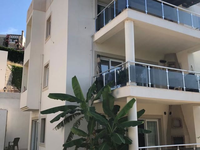 YALIKAVAK GÖKÇEBELDE HAVUZLU SITE İÇINDE 2+1 DAIRE