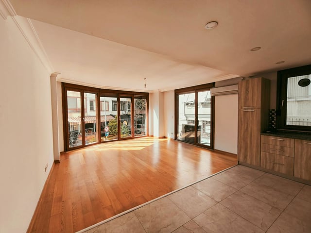 KADIKÖY MODA' NIN KALBİNDE GENÇ BİNADA 2 +1 KİRALIK DAİRE