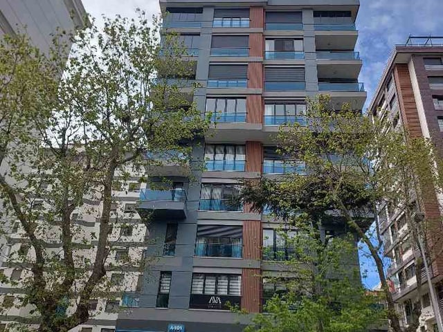 BOSTANCI'DA TÜM ULAŞIM ARAÇLARINA YAĶIN 127M2 NET 3,5+1 -115.000.TL