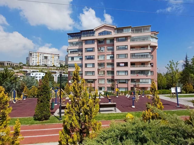 FEVZİ ÖZBEY İLKOKULUNA KOMŞU PARK MANZARALI 4+1 KİRALIK DAİRE