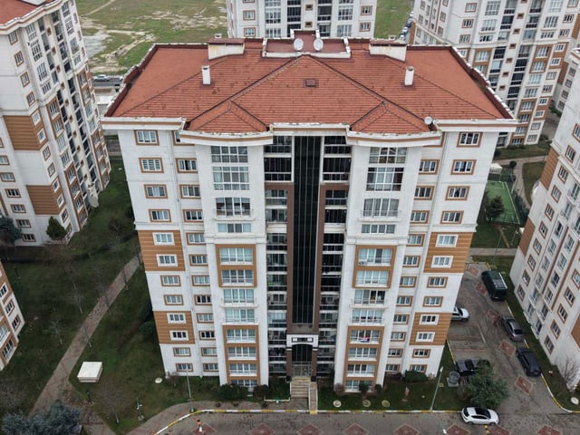 REMAX LAND' DEN ÇORLU ERGENE VADİSİ'NDE SATILIK 5+1 LUXURY DAİRE