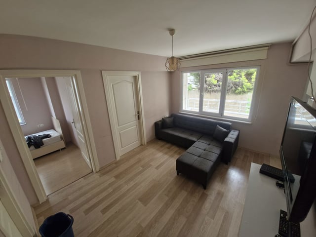 REMAX ADVANTAGE GÖRÜKLEDE YATIRIMLIK 2+0 EŞYALI DAİRE