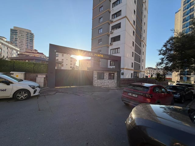 ALTAYÇEŞMEDE HAVUZLU GÜVENLIKLI SITEDE DENIZ MANZARALI 2+1