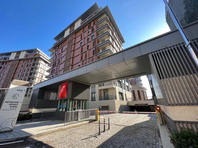 NEVBAHAR ÜSKÜDARDA SITE İÇINDE 1+1 KIRALIK DAIRE GÜVENLIKLI