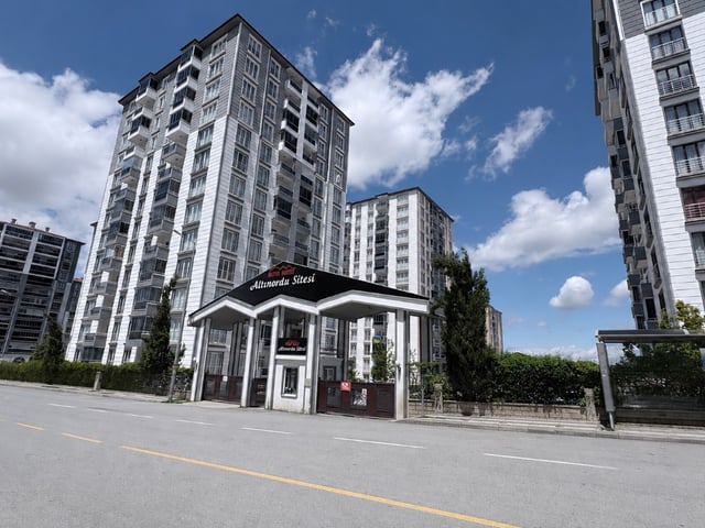 YAKINCA MAHALLESİ ALTINORDU SİTESİNDE 3+1 SATILIK DAİRE