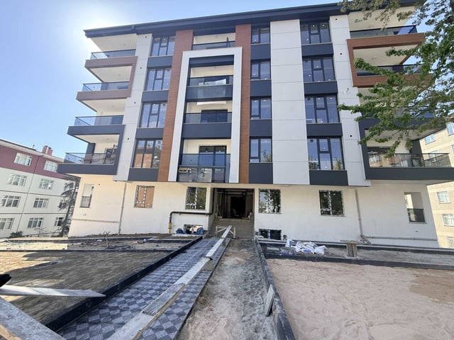 ÇAMLICA MAHALLESİ SIFIR BİNADA 2+1 SATILIK DAİRE