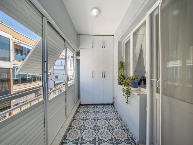BOSTANLI MERKEZDE , KOMPLE TADİLATLI , GENİŞ, SATILIK 2+1 DAİRE