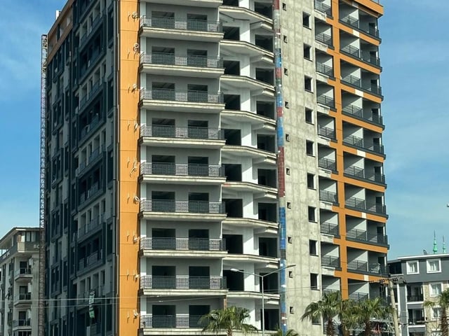 135 MENEMEN GİRİŞİNDE SATILIK SIFIR 3+1 DAİRE