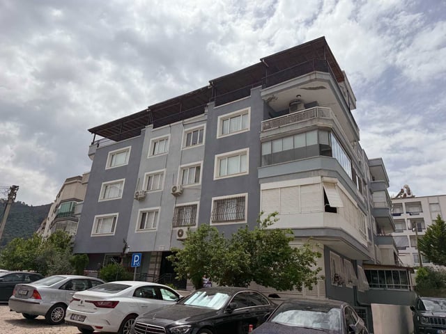 BALÇOVA TELEFERIK MAHALLESI'NDE SATILIK 3+1 DAIRE