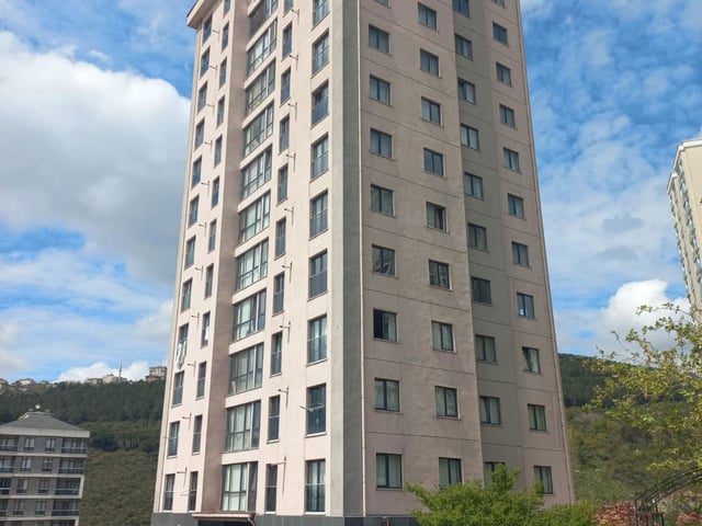 ZÜMRÜTEVLER KIPTAŞ YANI AVLU APT EBEVEYN BANYO 4.KAT 3+1-100 M2