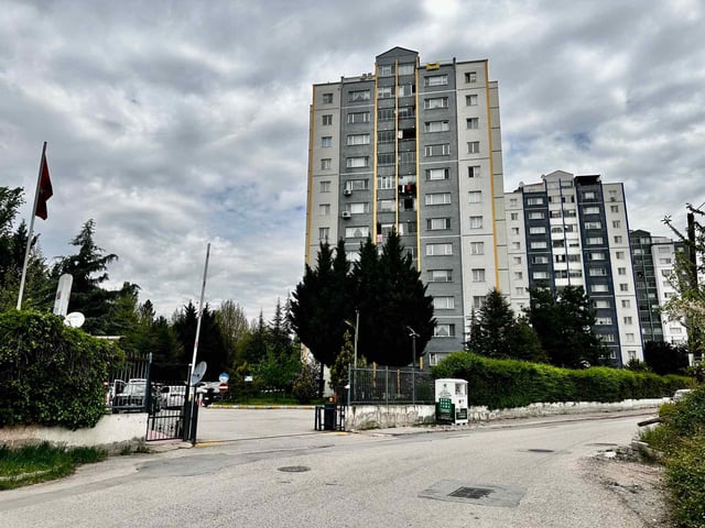 MAMAK ALTINEVLER GOP SITESI GÜVENLIKLI SATILIK 3+1 DAIRE YAPILI