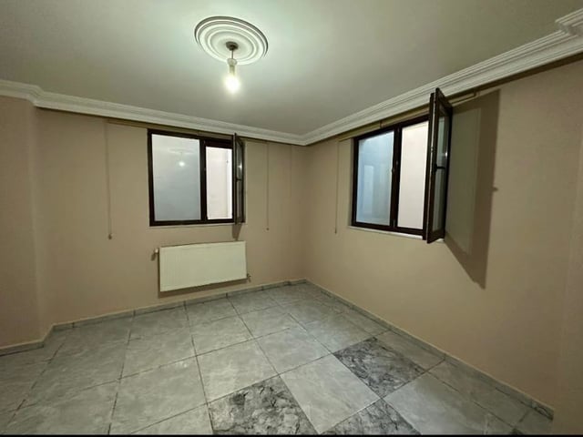 ATAŞEHİR’DE MERKEZİ KONUMDA 2+1 KİRALIK ZEMİN KAT
