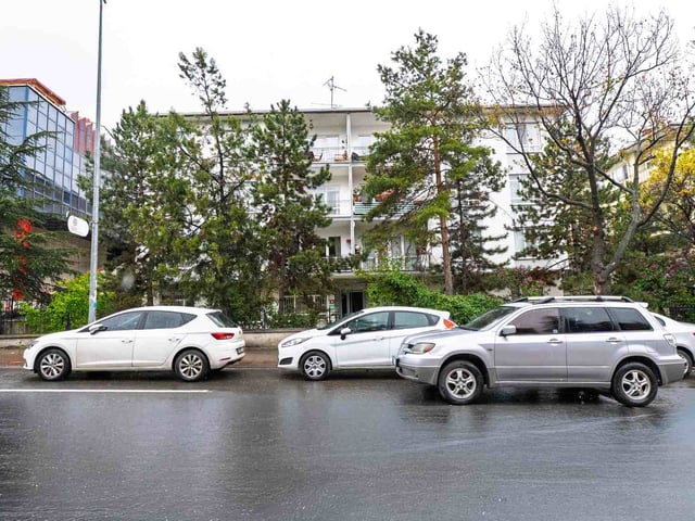 GOP NENEHATUN CADDESİ BOŞ ÖN CEPHE SATILIK 3+1 DAİRE