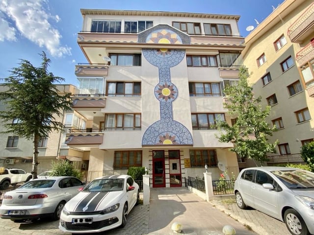 ÇANKAYA HÜRRİYET CD.ÇETİN EMEÇ YAKINI FULL YAPILI 3+1 BAHÇE KATI