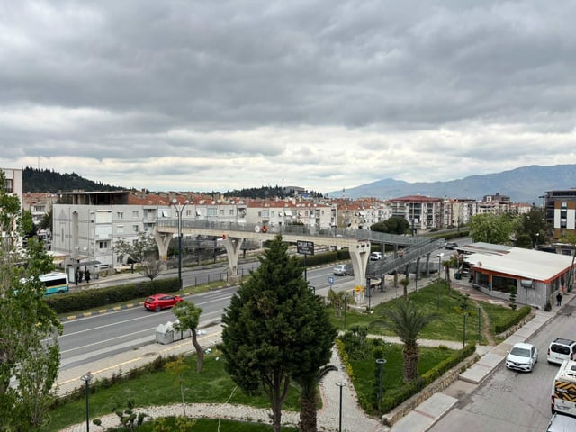 İSMET İNÖNÜ 'DE CADDEYE YAKIN MANZARALI 2+1 KAPALI MUTFAK DAİRE