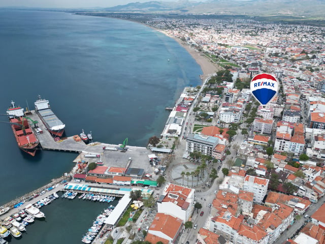 DİKİLİ MERKEZDE HEM YAZLIK HEM DE KIŞLIK OLARAKDA KULLANABİLECEĞİNİZ SATILIKFIRSAT TRİPLEKS DAİRE