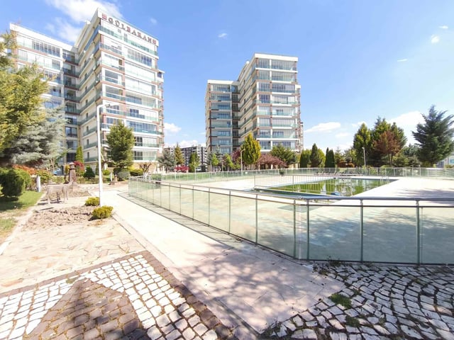 GÜLBARAN REZİDANS'TA GÖL MANZARALI ARA KAT 4+1 EMSALSİZ DAİRE