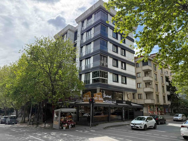 İÇERENKÖY ANA CADDE ÜZERİ 3+1 ULTRA LÜKS DAİRE