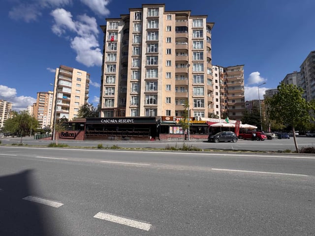 TALAS YENİDOĞAN MAHALLESİ'NDE MÜKEMMEL KONUMLU SATILIK 3+1 DAİRE
