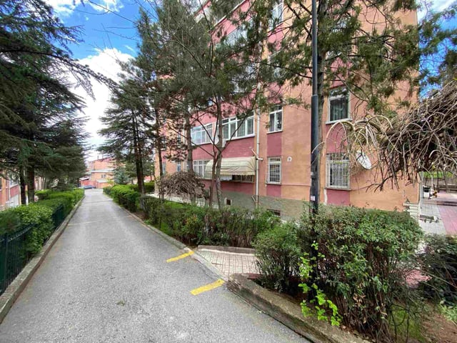 HARBİŞ 3 SİTESİ'NDE YÜKSEK GIRIŞ BAKIMLI KİRALIK 2+1 DAİRE